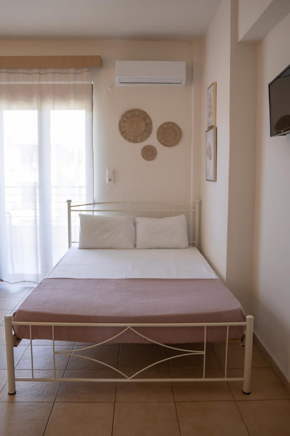 Bed, Bedroom, air conditioner