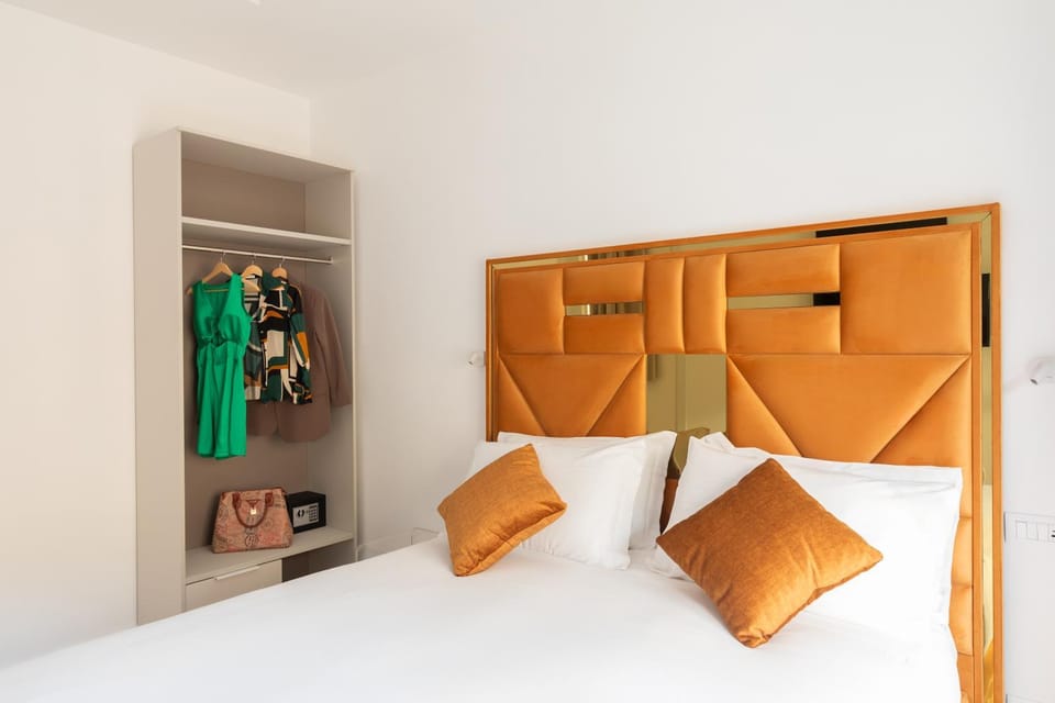Bed, Photo of the whole room, Bedroom, wardrobe