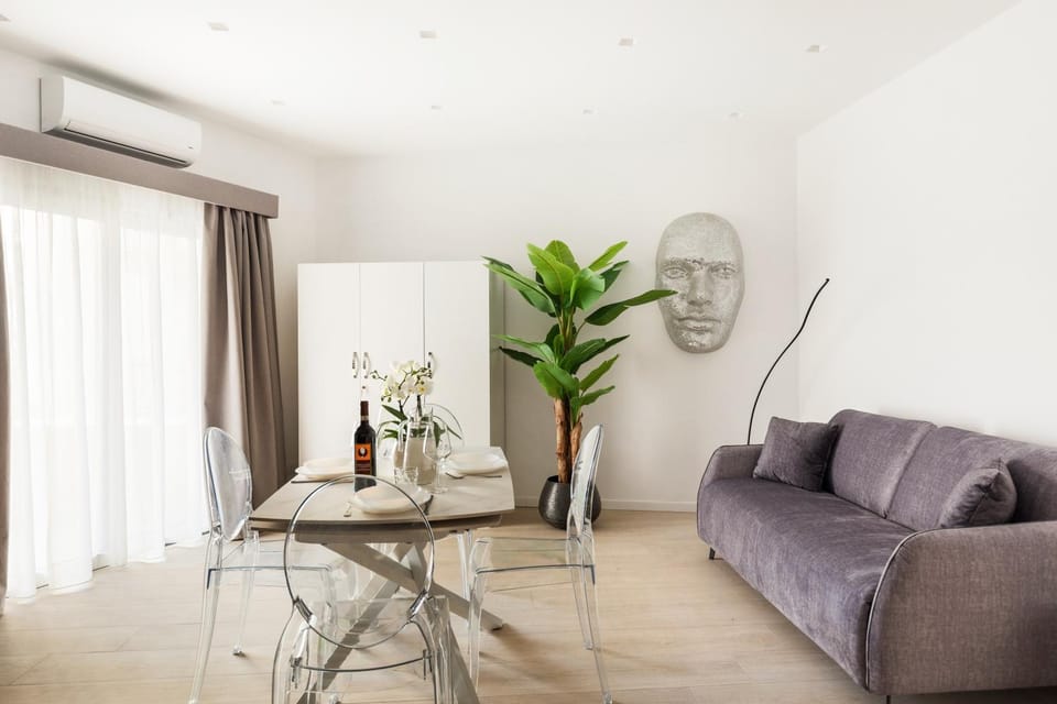 Living room, Dining area