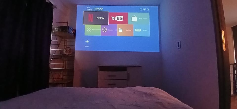 Bed, TV and multimedia, Bedroom