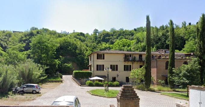 Property building, Natural landscape, Parking