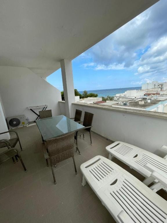 Appartamento Gallipoli vista mare, 120mq, 8 posti letto, climatizzato Apartment in Apulia