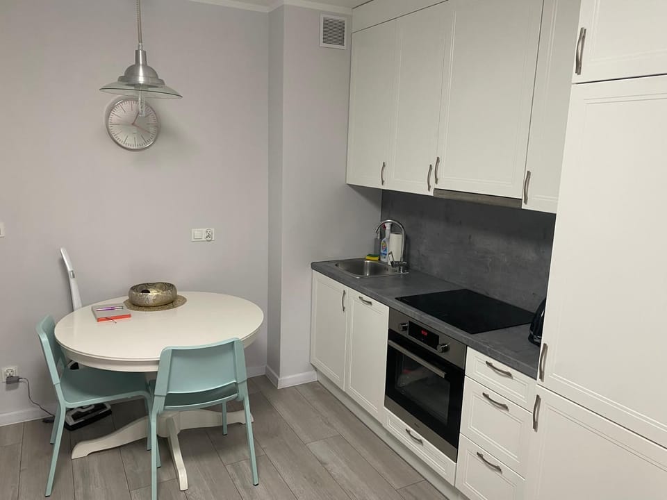 Kitchen or kitchenette, Dining area, dishwasher, stove