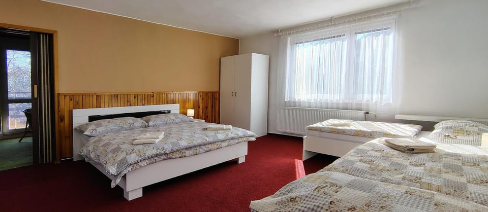 Bed, Bedroom, towels, wardrobe