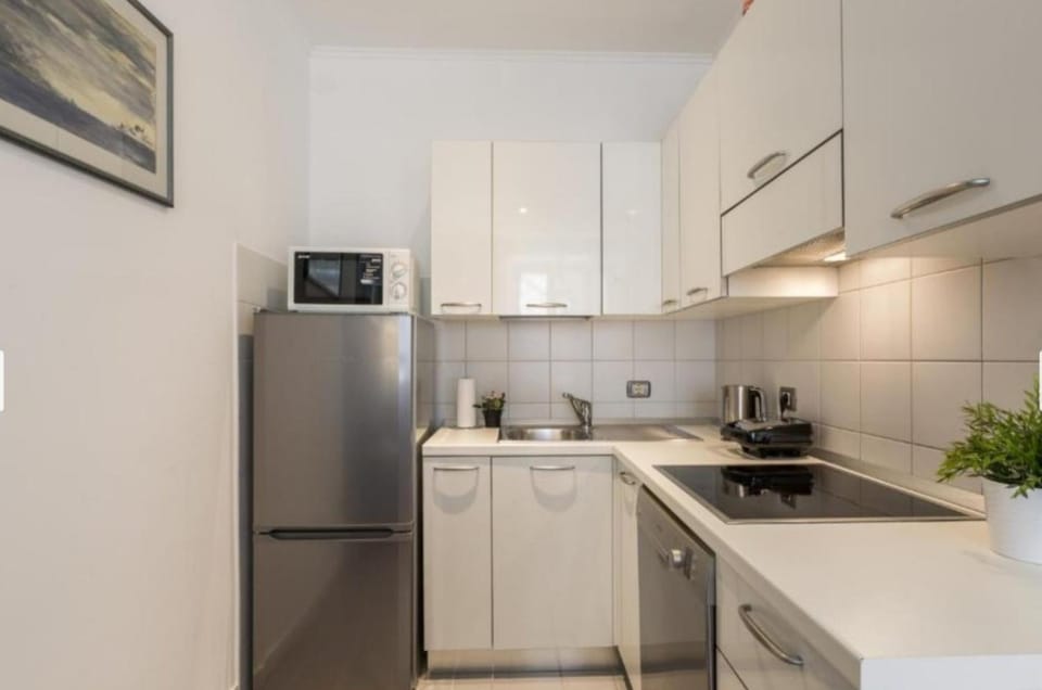 Coffee/tea facilities, Kitchen or kitchenette, dishwasher, toaster