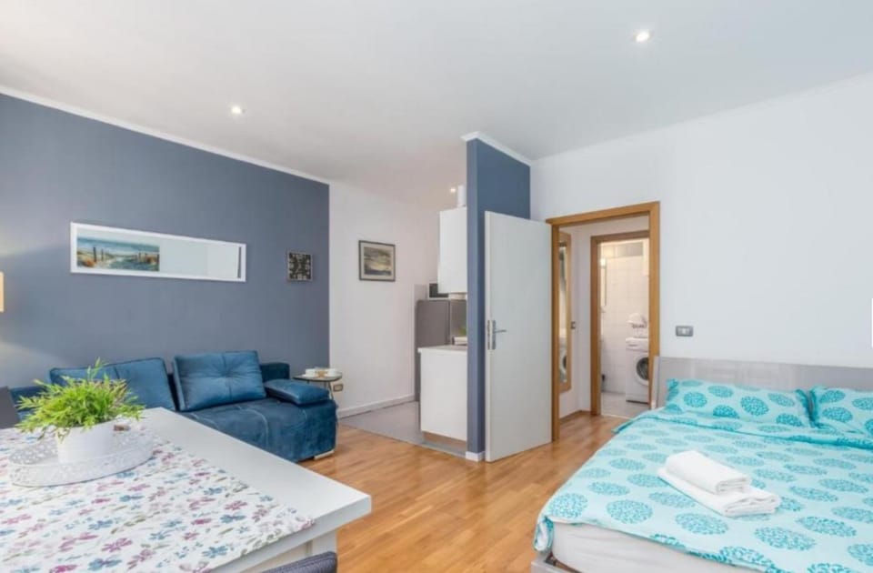 Bed, Living room