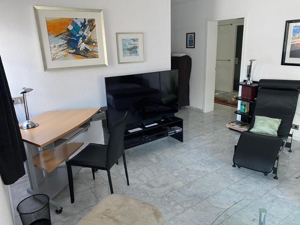 1 A Ferienwohnung im Dreiländereck D-F-CH mit beheizbarem kleinem überdachtem Pool auf der privaten Terasse Apartment in Baden-Württemberg
