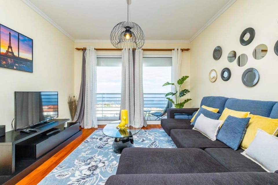 Communal lounge/ TV room, Living room, Seating area