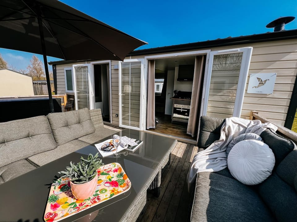 Property building, Balcony/Terrace