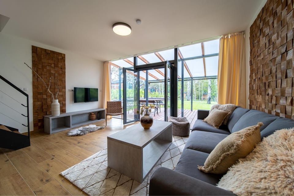 Communal lounge/ TV room, TV and multimedia, Living room, Seating area