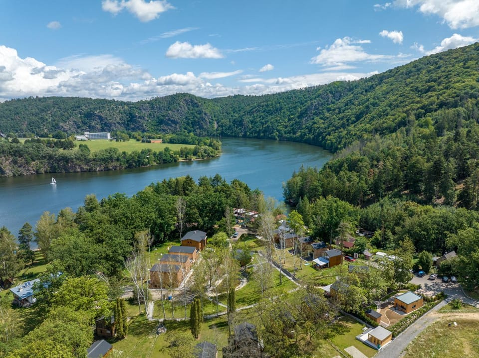 Nearby landmark, Natural landscape, Bird's eye view, Lake view, River view