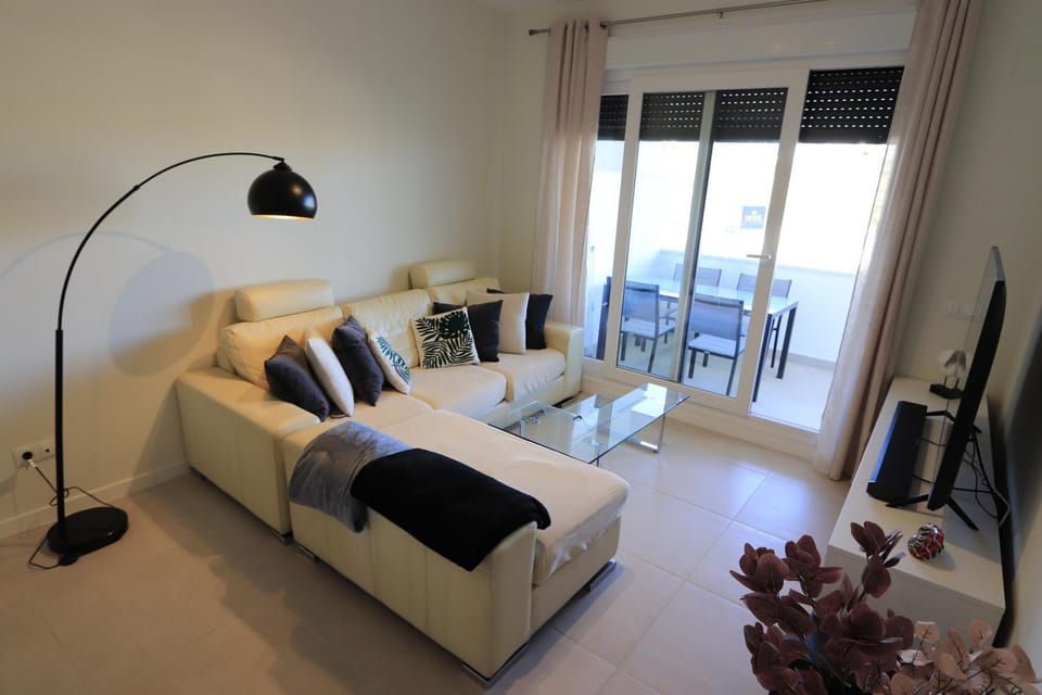 TV and multimedia, Living room, Photo of the whole room, Seating area
