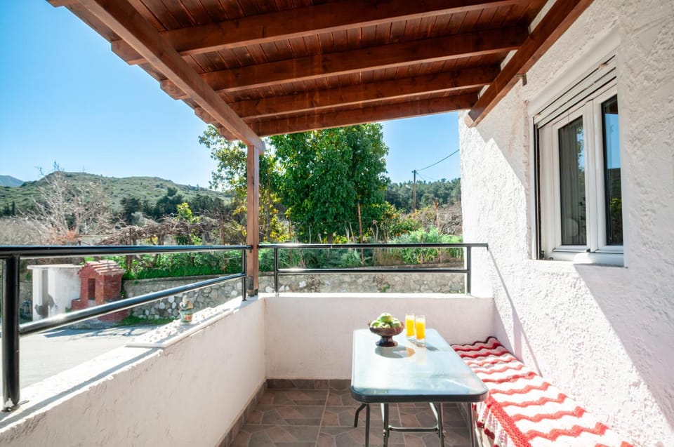 Day, Natural landscape, View (from property/room), Balcony/Terrace, Dining area, Mountain view