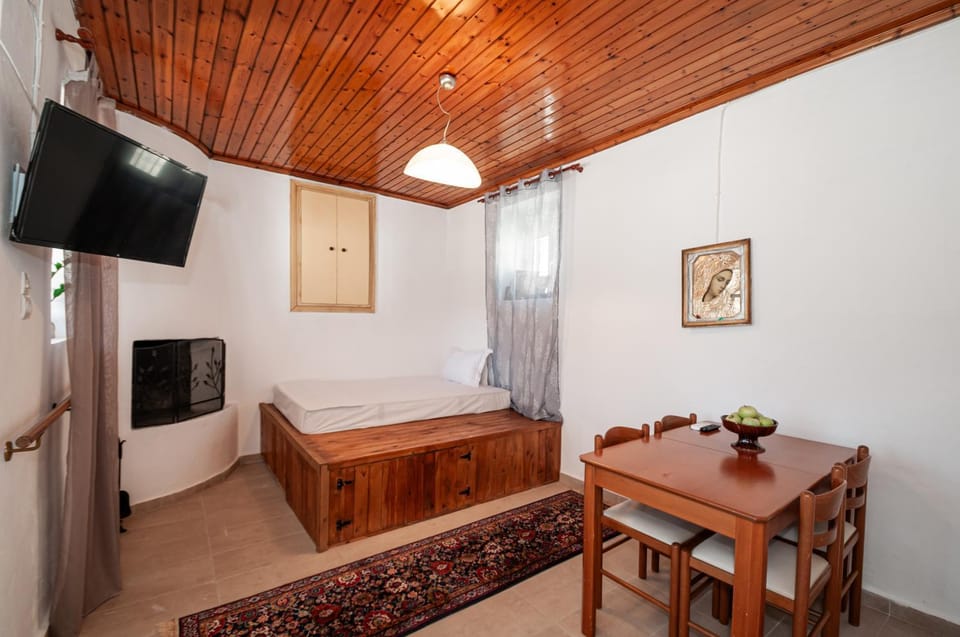 TV and multimedia, Living room, Dining area