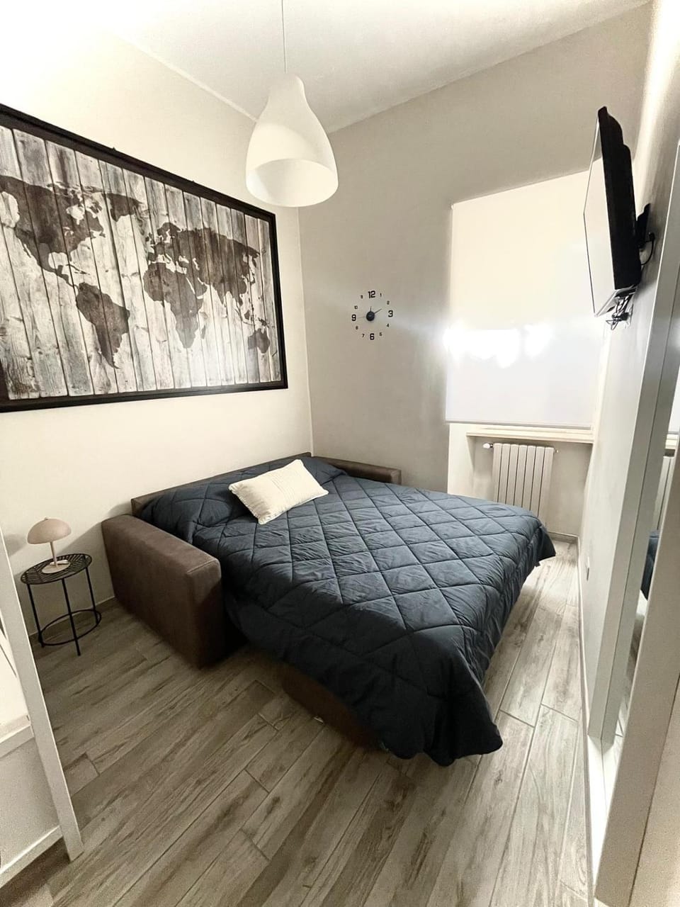 Bed, TV and multimedia, Photo of the whole room, Bedroom, internet