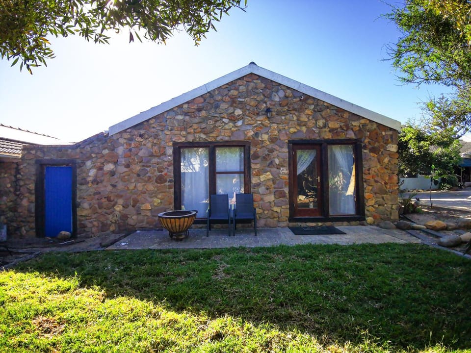 Property building, Day, BBQ facilities, Garden, Balcony/Terrace, Garden view