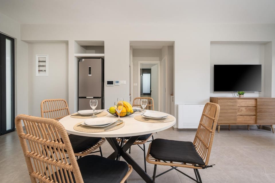 Living room, Food