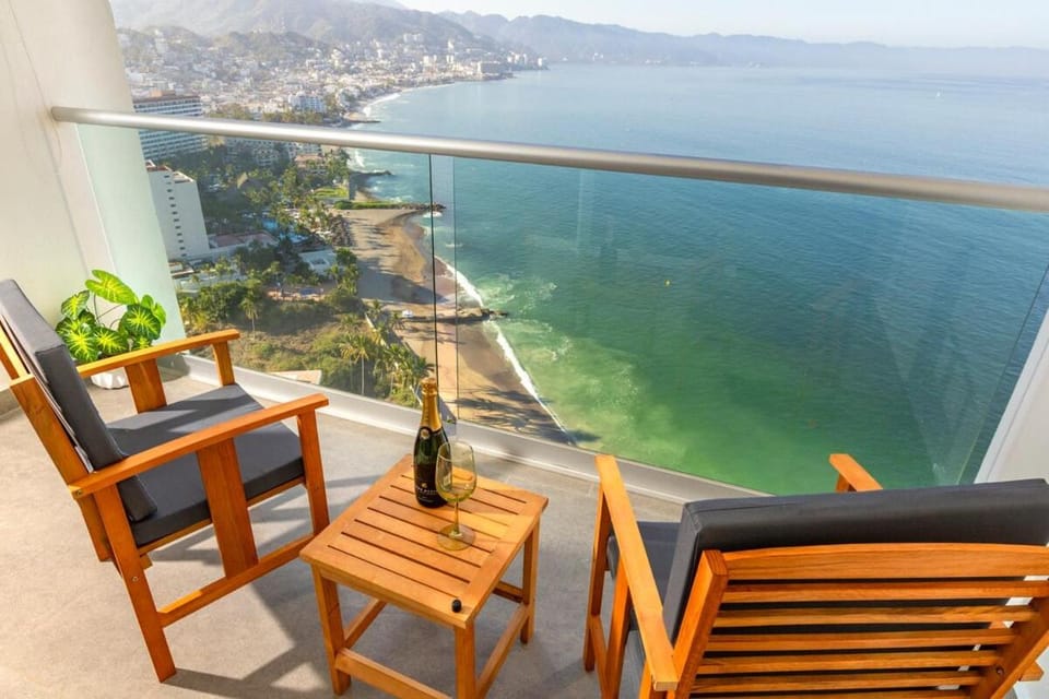 Patio, Natural landscape, View (from property/room), Balcony/Terrace, Seating area, Mountain view, Sea view