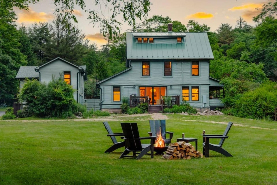 The Bend Micro Resort House in Shandaken