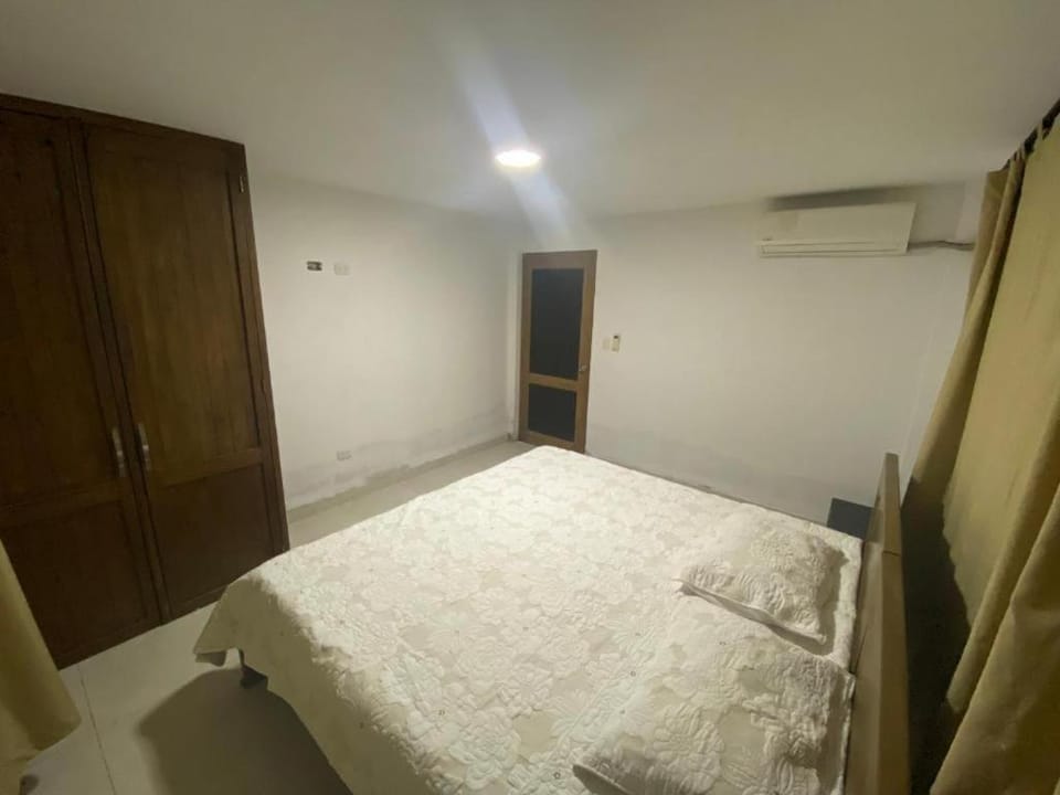 Bed, Bedroom, wardrobe, air conditioner