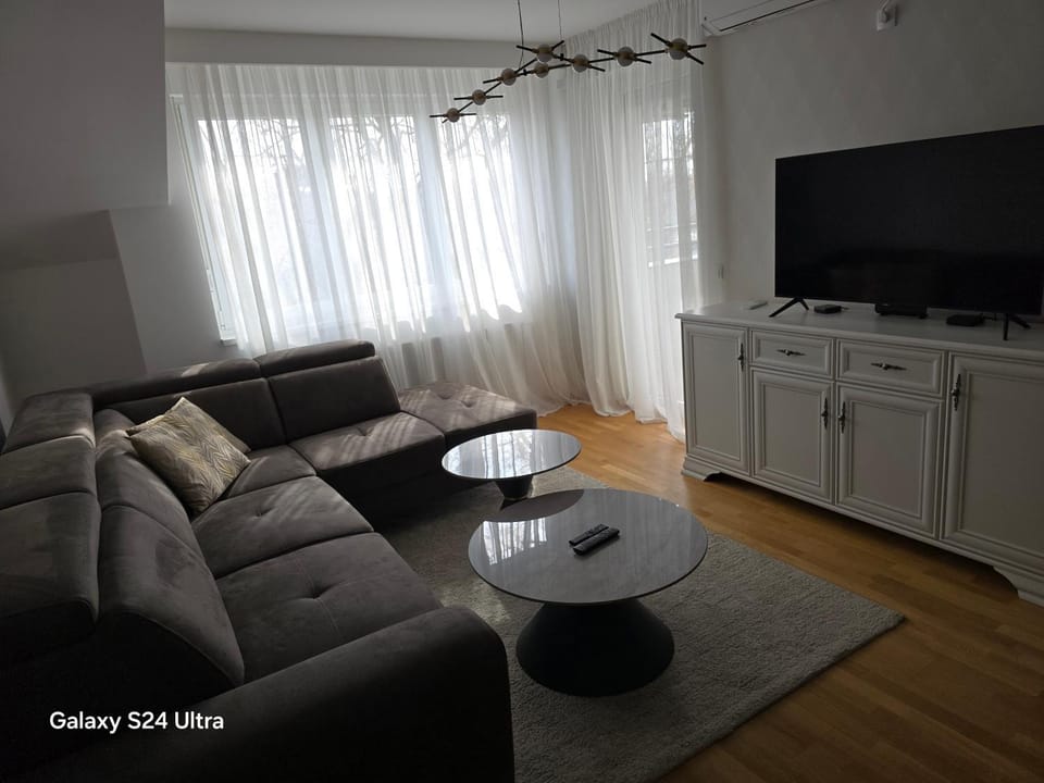 LUX APARTMENS PERSPEKTIVO Lux 4 Apartment in Vojvodina
