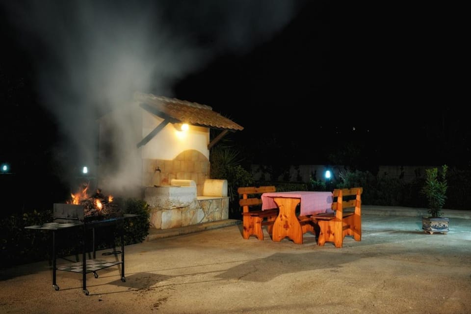 Patio, Night, BBQ facilities