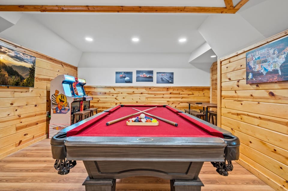 Privacy Hot Tub Games Jacuzzi Updated 2024 House in Gatlinburg
