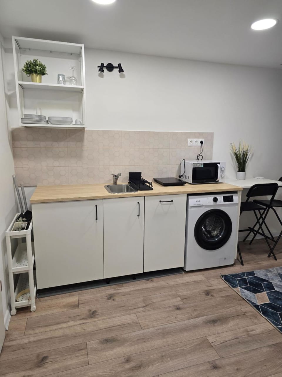 Kitchen or kitchenette, stove