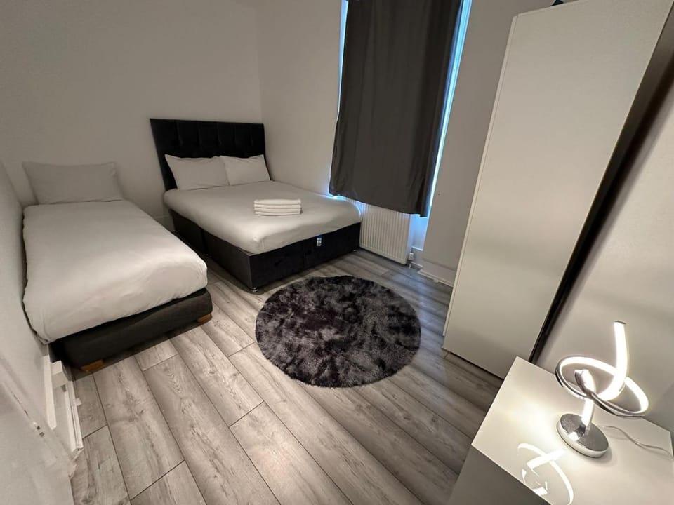 Ground floor one bedroom flat miles Apartment in City of Westminster