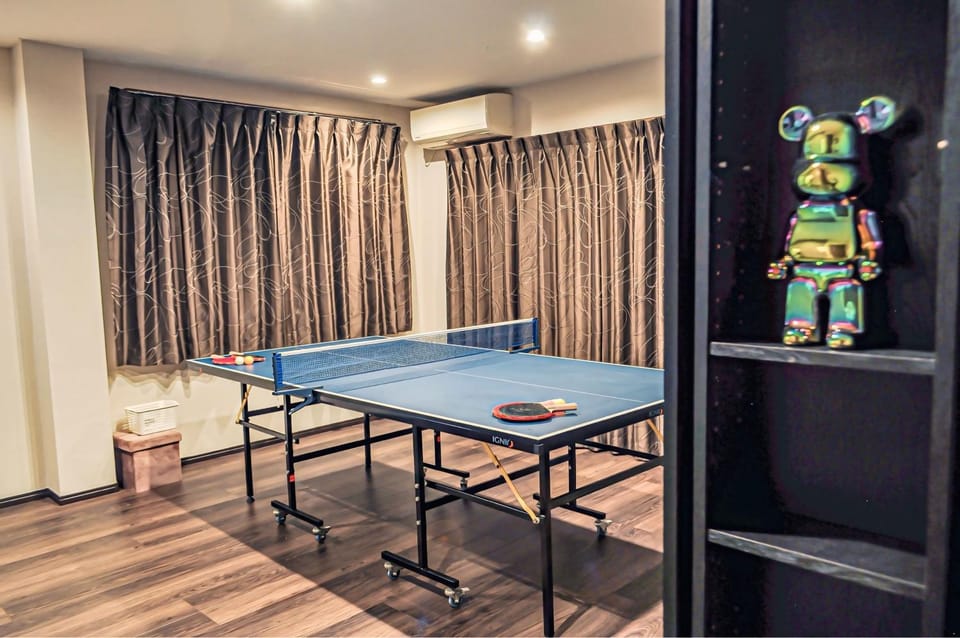 Game Room, Table tennis