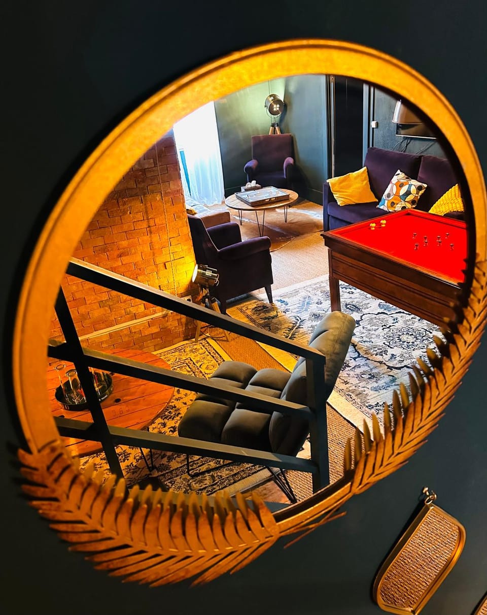 Living room, Seating area