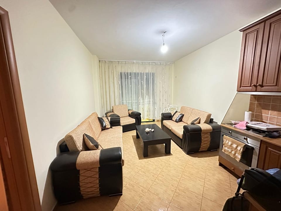 TV and multimedia, Kitchen or kitchenette, Seating area