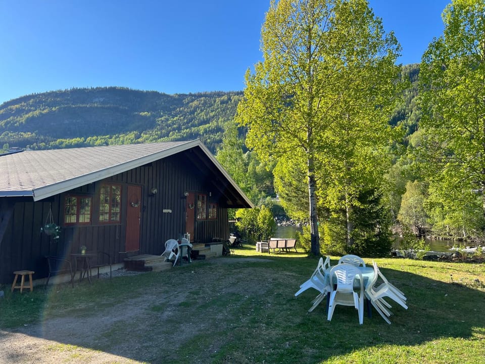 Property building, Natural landscape, Garden, Garden, Mountain view