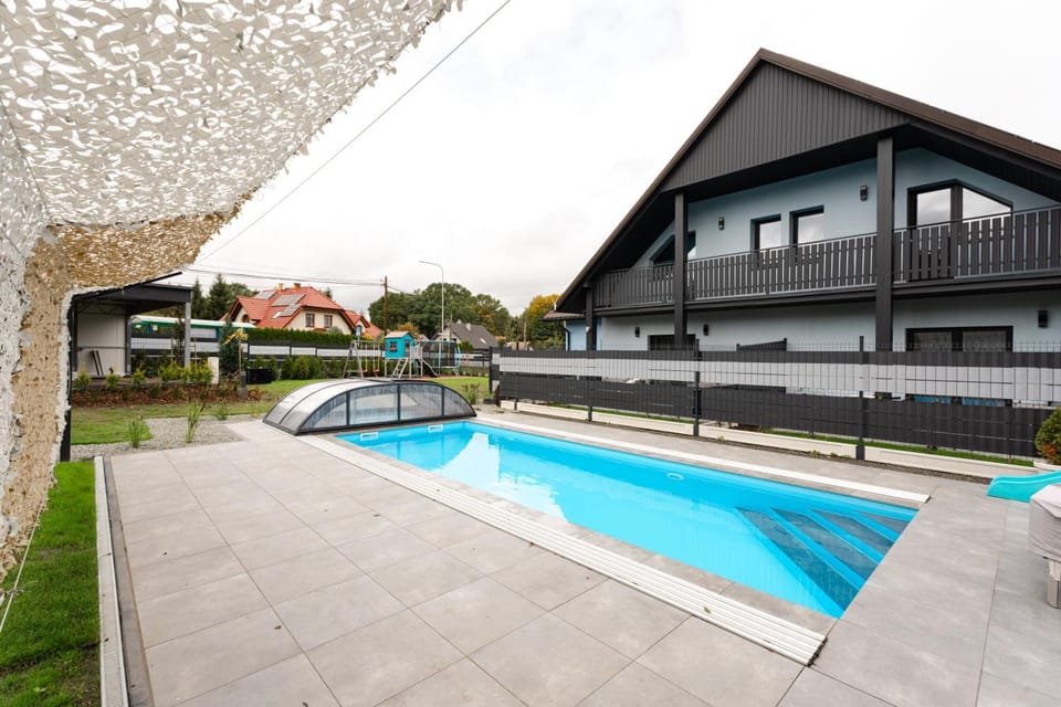Property building, Pool view, Swimming pool, Swimming pool
