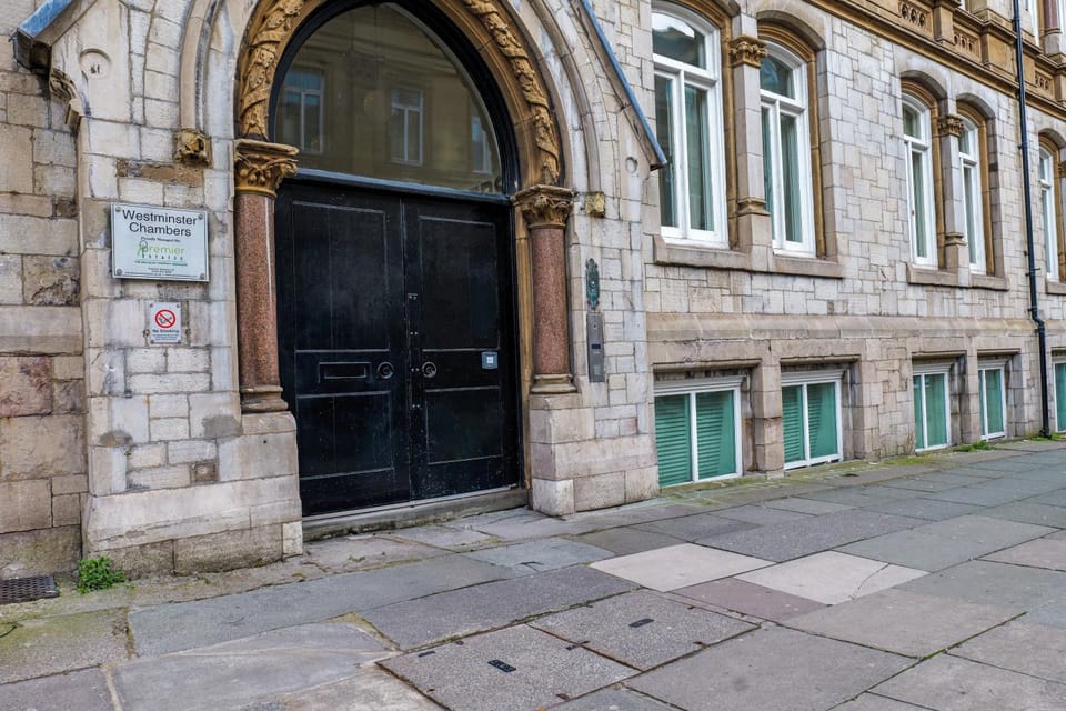 Property building, Facade/entrance