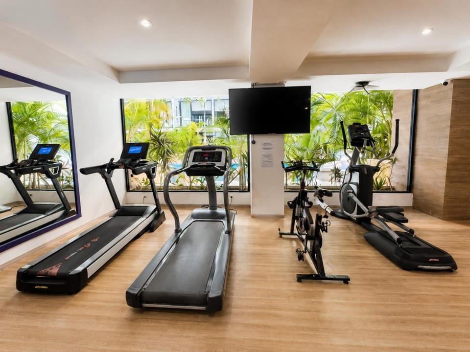 Communal lounge/ TV room, TV and multimedia, Fitness centre/facilities, Evening entertainment