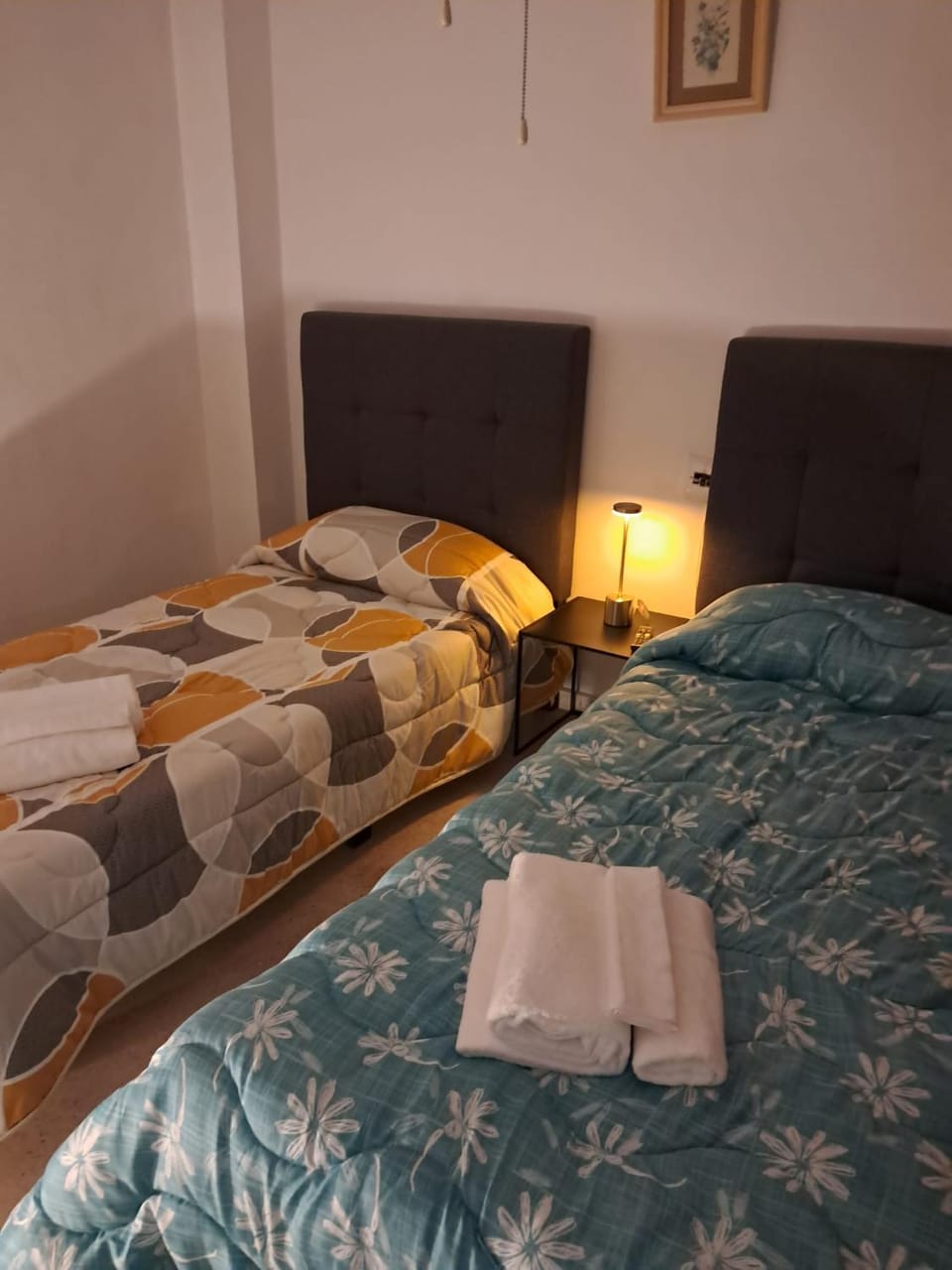 Bed, Bedroom, towels