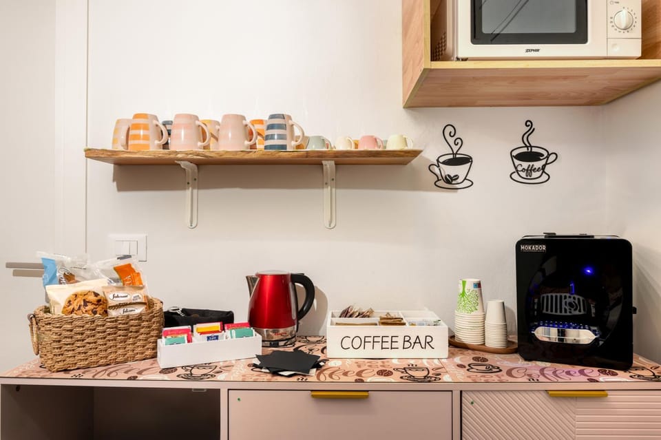 Coffee/tea facilities, Food and drinks, minibar
