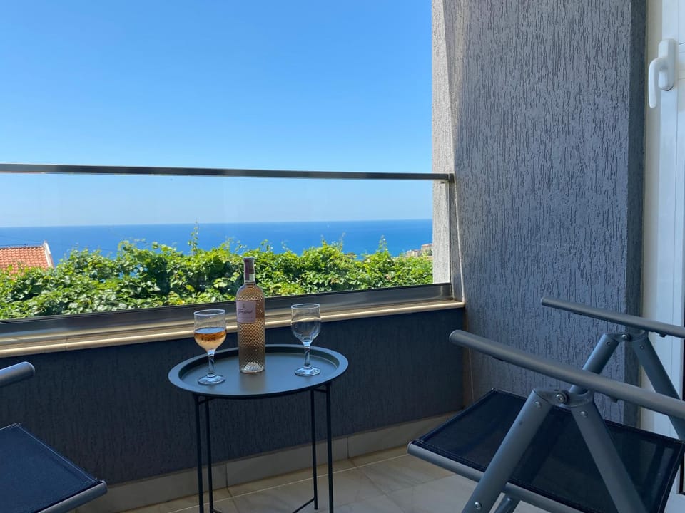 View (from property/room), Balcony/Terrace, Sea view