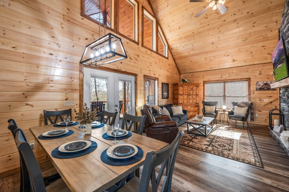 Living room, Dining area