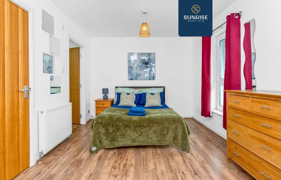 Bed, Photo of the whole room, Bedroom, towels, wardrobe