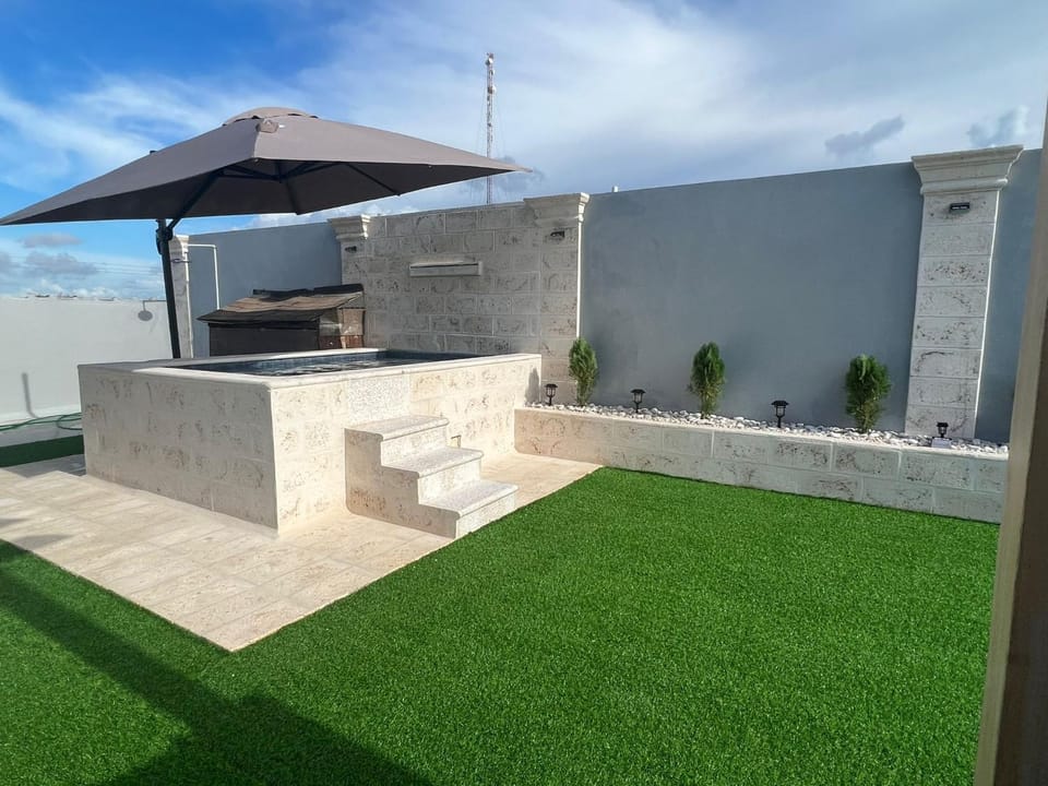 Balcony/Terrace, Swimming pool