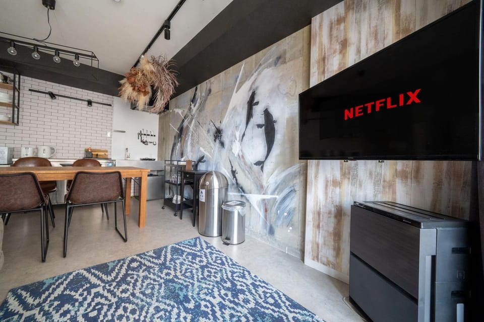 TV and multimedia, Living room, Dining area