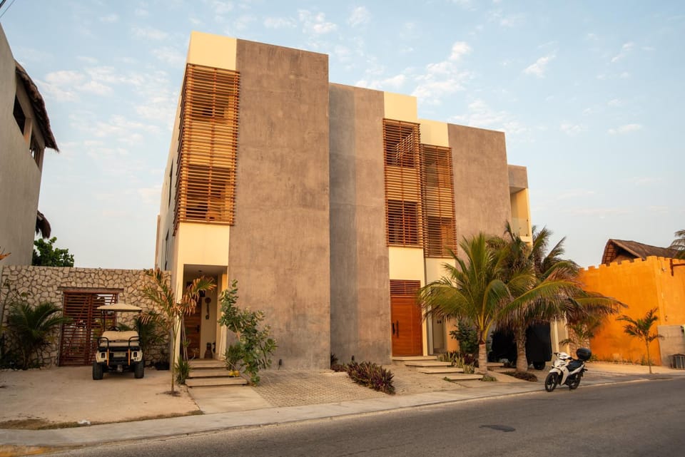 Property building, Day, Street view