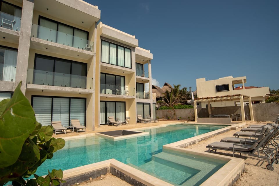 Day, Pool view, Swimming pool, sunbed