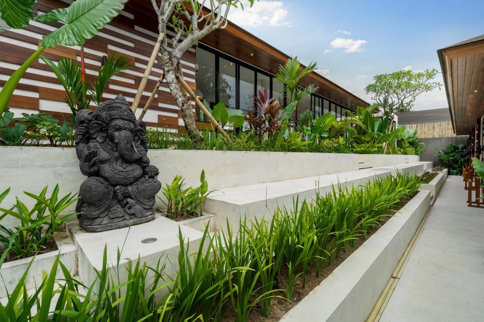 Property building, Decorative detail