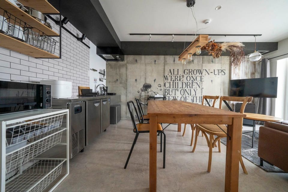 Dining area, microwave, kitchen