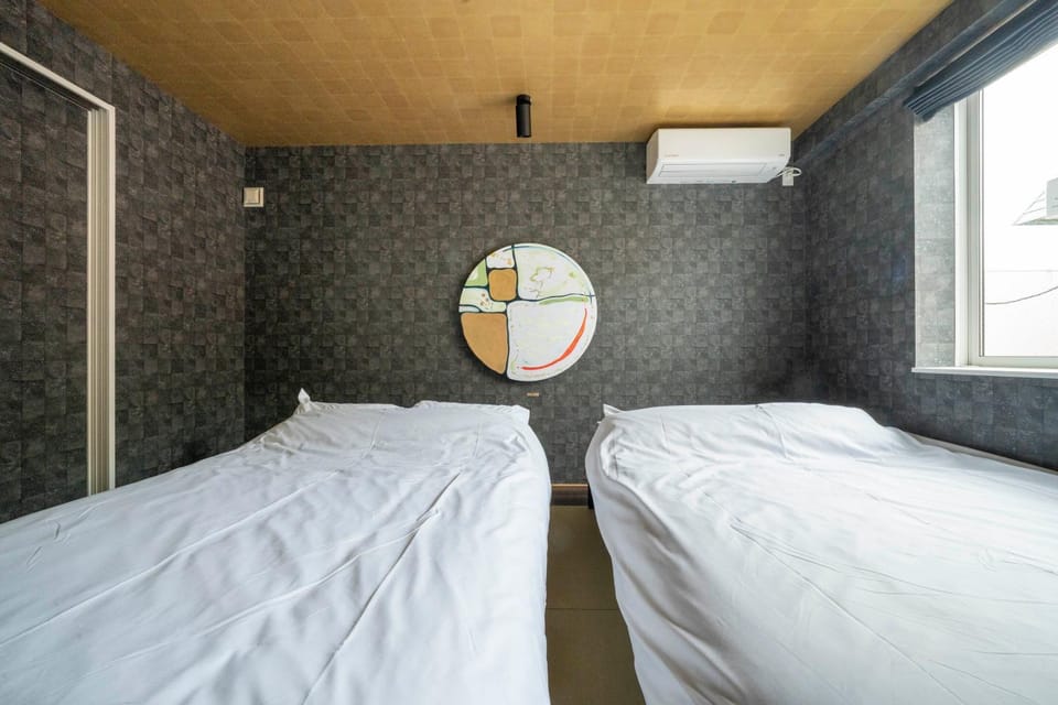Bed, Bedroom, air conditioner