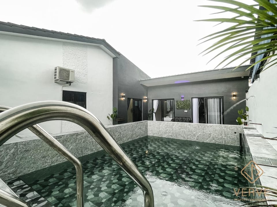 Ipoh C Private Club House by Verve EECH109 Villa in Ipoh