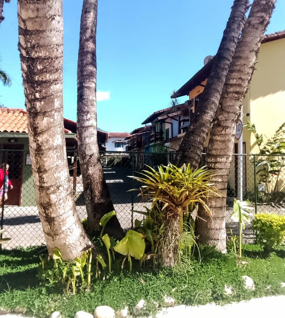 Casamarela House in Paraty